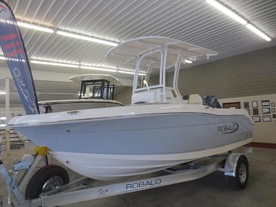 BOATZON | Robalo R180 Center Console 2024