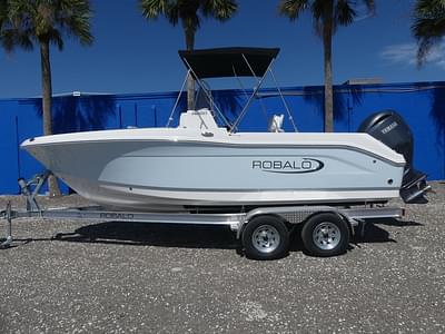 BOATZON | Robalo R200 2025 BOATZON | Robalo R200 2025