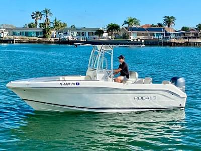 BOATZON | Robalo R200 Center Console