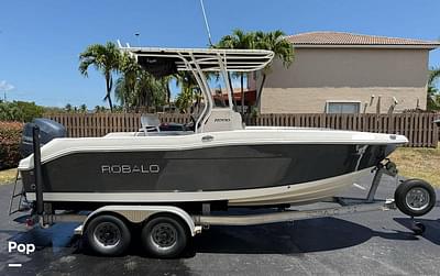 BOATZON | Robalo R200