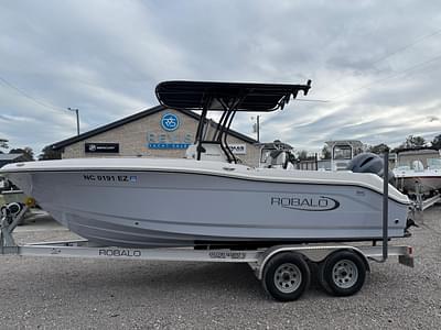 BOATZON | Robalo R202 Explorer 2023