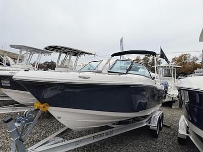 BOATZON | Robalo R207 Dual Console 2024