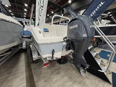 BOATZON | Robalo R207 Dual Console 2025