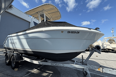 BOATZON | Robalo R222 2015