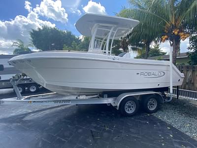 BOATZON | Robalo R222 Center Console 2019