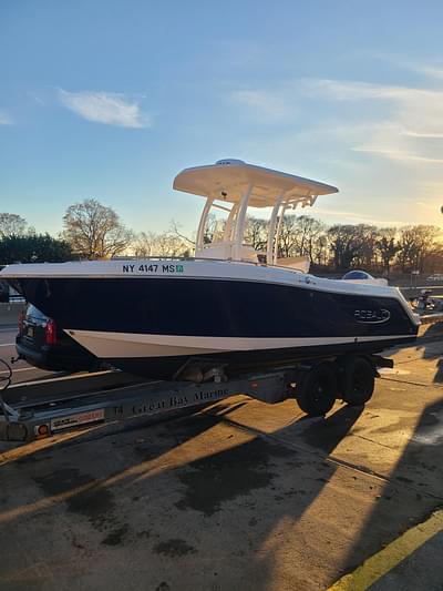 BOATZON | 2021 Robalo R222 Center Console