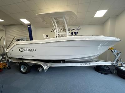 BOATZON | Robalo R222 Center Console 2023