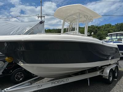 BOATZON | Robalo R222 Center Console 2024