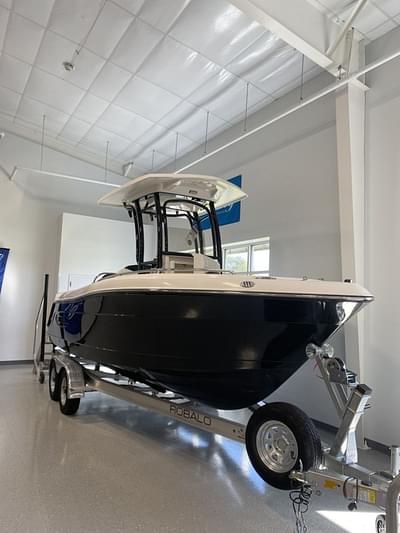 BOATZON | Robalo R222EX 2024