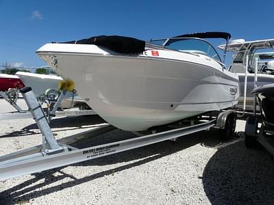 BOATZON | Robalo R227 2022 BOATZON | Robalo R227 2022