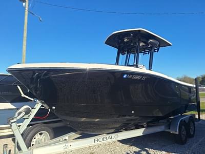 BOATZON | Robalo R230 2022