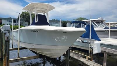 BOATZON | Robalo R230 Center Console 2020