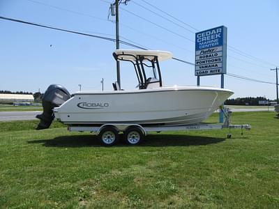 BOATZON | 2023 Robalo R230 Center Console