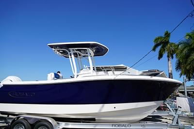 BOATZON | Robalo R232 EX 2025