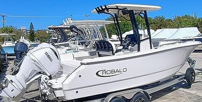 BOATZON | Robalo R232 Explorer 2025 BOATZON | Robalo R232 Explorer 2025