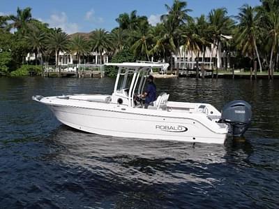 BOATZON | Robalo R242 Explorer 2022