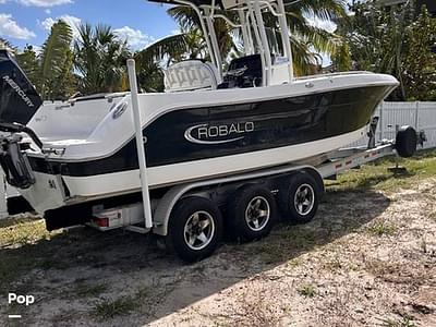 BOATZON | Robalo R242 Explorer