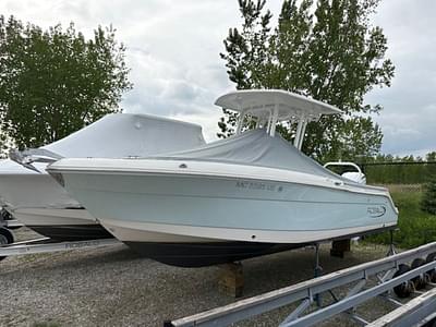 BOATZON | Robalo R242EX 2021 BOATZON | Robalo R242EX 2021