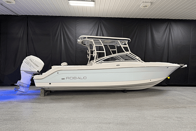 BOATZON | Robalo R247 2017