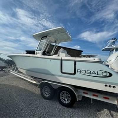 BOATZON | Robalo R250 2024