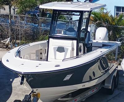 BOATZON | Robalo R250 2024