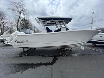 BOATZON | Robalo R300 2025