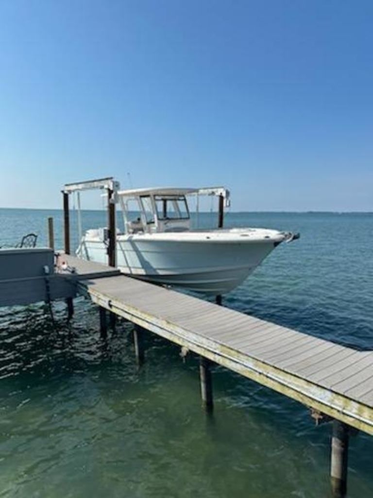 2023 Robalo R302 - Sold Boat