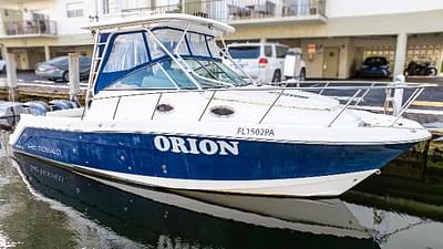 BOATZON | Robalo R305 Walkaround 2010