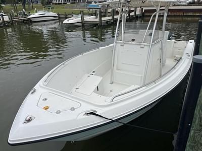 BOATZON | 2006 Sailfish 2360 CC