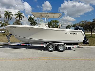 BOATZON | 2021 Sailfish 242 CC