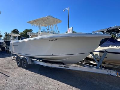 BOATZON | Sailfish 242 CC YAMAHA 300 RADAR AUTOPILOT TRAILER 2018