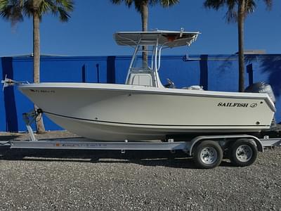 BOATZON | Sailfish® 218CC 2011