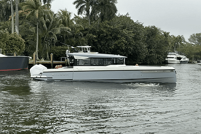 BOATZON | Saxdor 320 GTC 2025