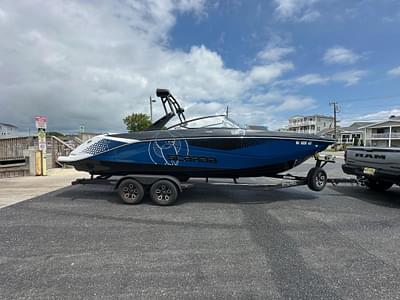 BOATZON | Scarab 255 Wake ID 2022 BOATZON | Scarab 255 Wake ID 2022