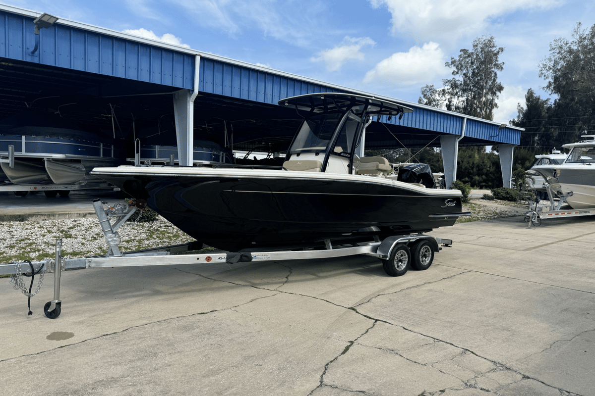 2025 Scout 215 XSF - Sold Boat