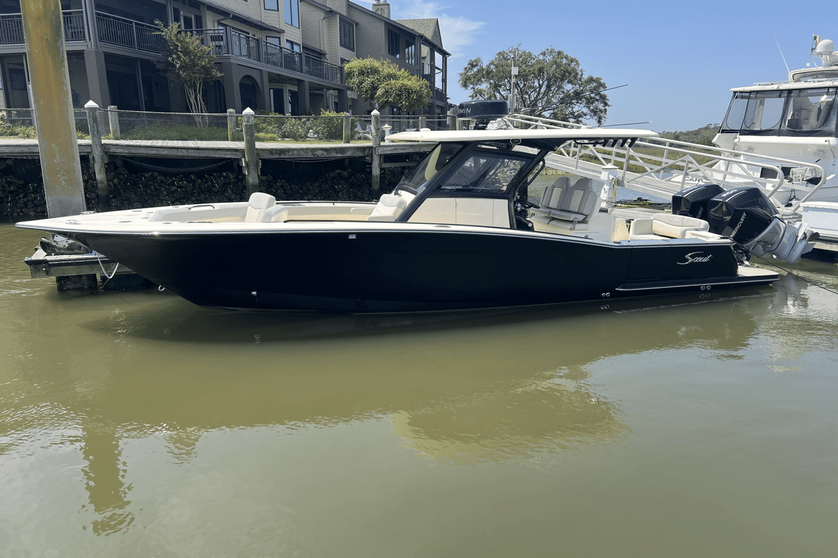2022 Scout 305 LXF - Sold Boat