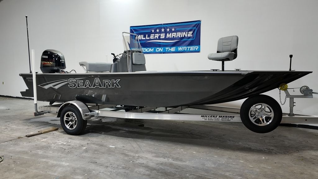 2024 Sea Ark FXT 2072 CC Deluxe - Sold Boat