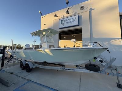 BOATZON | Sea Born LX24 Center Console LE 2021