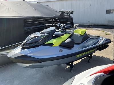 BOATZON | Sea-Doo RXPX 325 iBR Ice MetalGreen Tech BRP Premium Audio iBR 2024