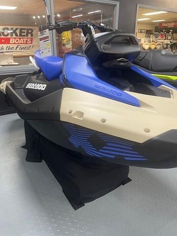 BOATZON | Sea-Doo Waverunner Spark Trixx for 3 Rotax 900 ACE 90 iBR a 2025 BOATZON | Sea-Doo Waverunner Spark Trixx for 3 Rotax 900 ACE 90 iBR a 2025