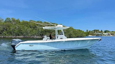 BOATZON | Sea Hunt 30 Gamefish Center Console 2015
