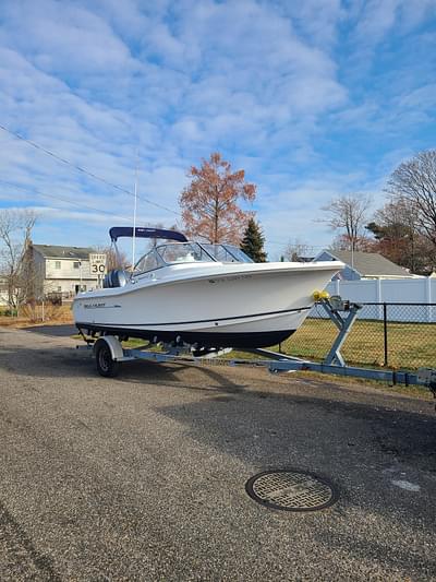 BOATZON | 2010 Sea Hunt Escape 207 LE