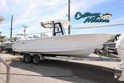 BOATZON | Sea Hunt Gamefish 27 Coffin Box 2025