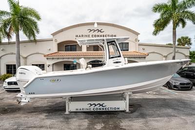 BOATZON | Sea Hunt Gamefish 27 Coffin Box 2025