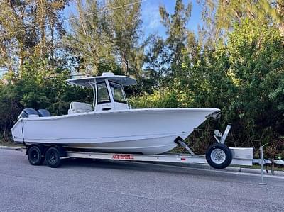 BOATZON | Sea Hunt Gamefish 27 with Coffin Box 2020