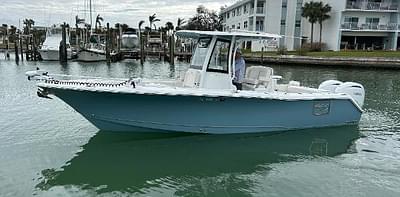 BOATZON | Sea Hunt Gamefish 27 with Coffin Box 2024