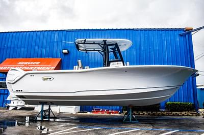 BOATZON | Sea Hunt Gamefish 27 with Coffin Box 2025