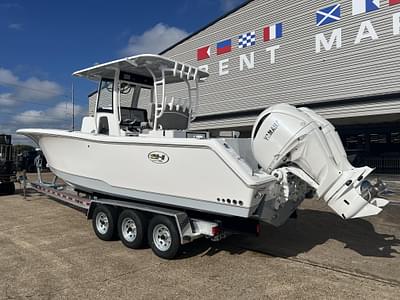 BOATZON | Sea Hunt Gamefish 28 Coffin Box 2025