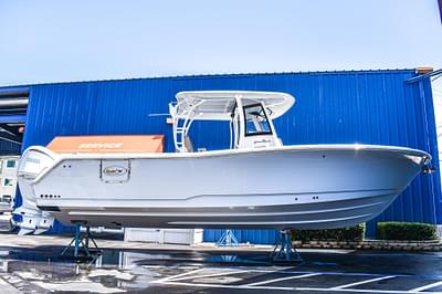 BOATZON | Sea Hunt Gamefish 30 with Coffin Box 2025