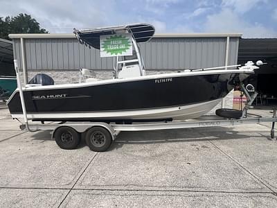 BOATZON | Sea Hunt Triton 225cc 2011